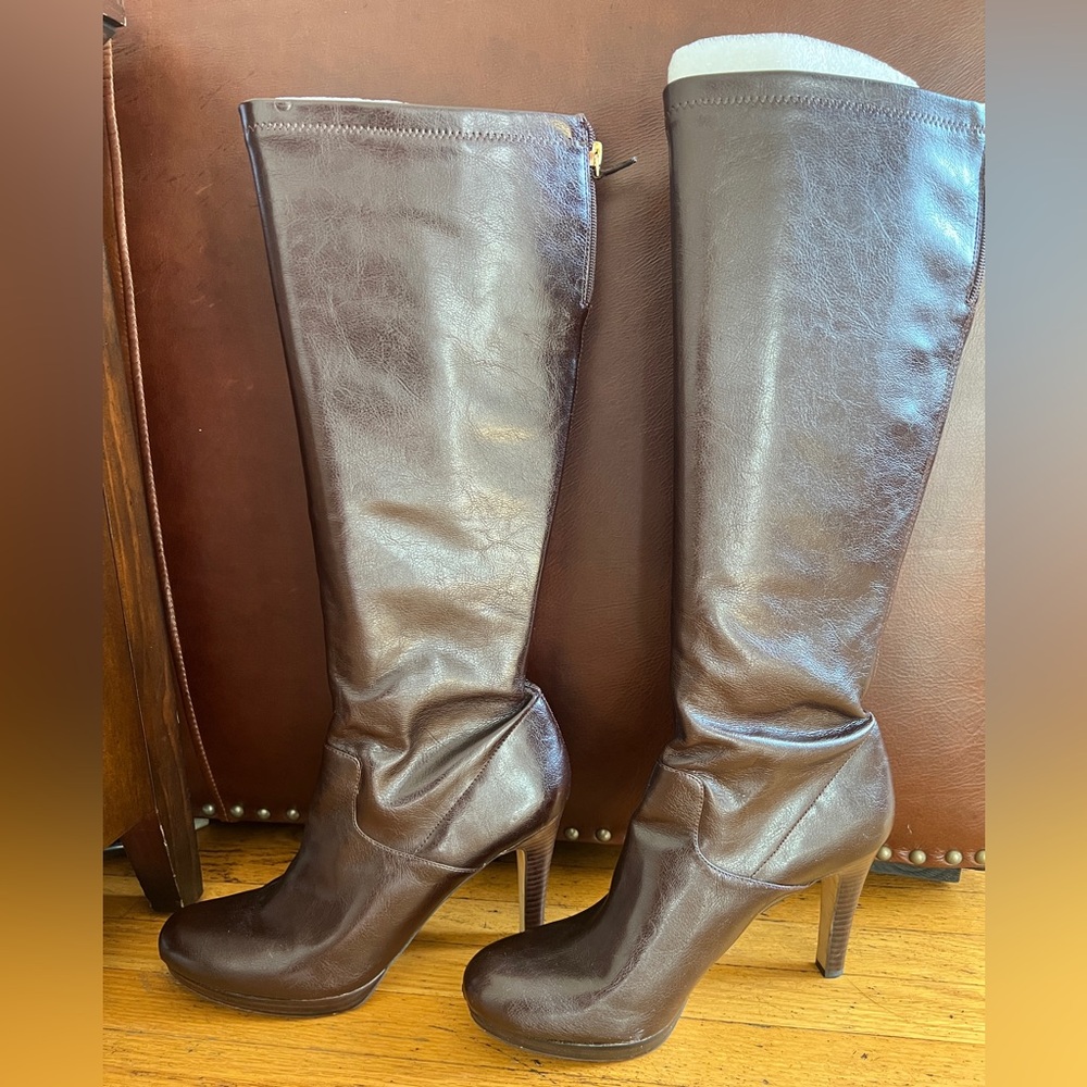 Franco Sarto, The Artist’s Collection Traspira knee high brown boots, size 11